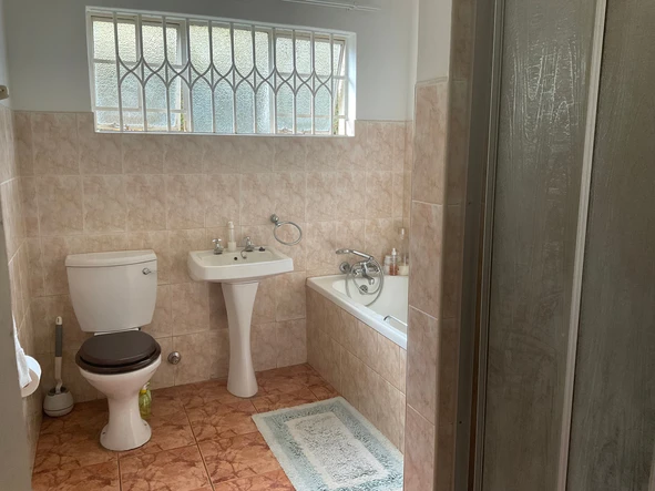 3 Bedroom Flat & Apartment