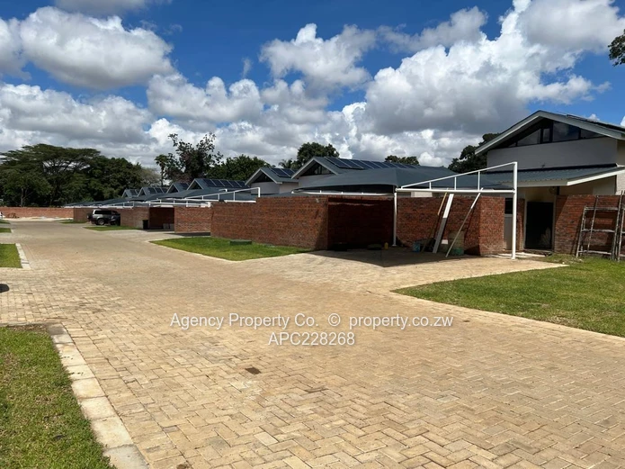 CORNEr UNIT - LARGE GARDEN - MODERN TOWNHOUSE