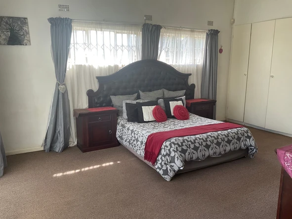 3 Bedroom Flat & Apartment