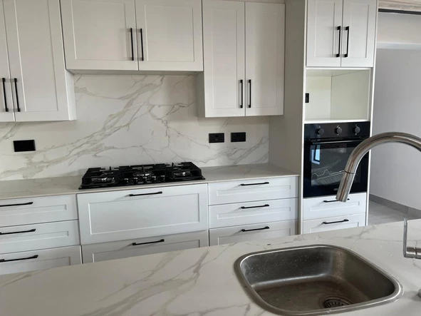 3 Bedroom Flat & Apartment