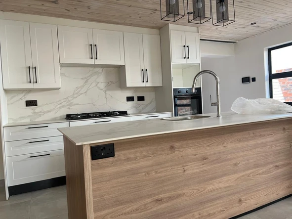 3 Bedroom Flat & Apartment