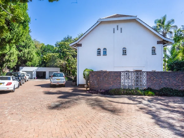 6 Bedroom House