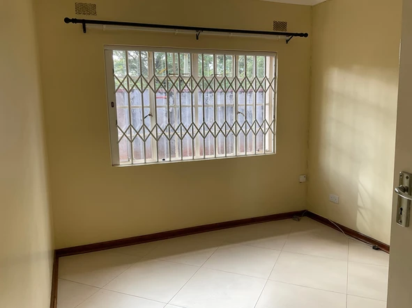 3 Bedroom Flat & Apartment
