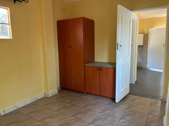 6 Bedroom House